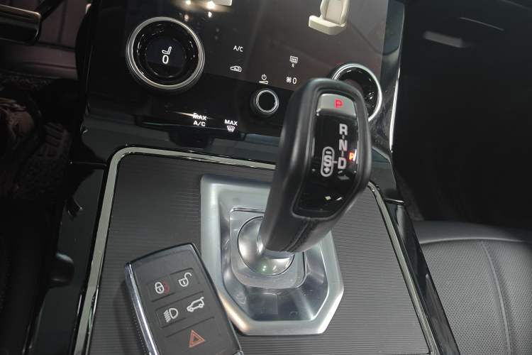 Used Land Rover Range Rover Evoque 2022 Aurora L 249 PS R-Dynamic Collins Antique Bronze Special Edition
