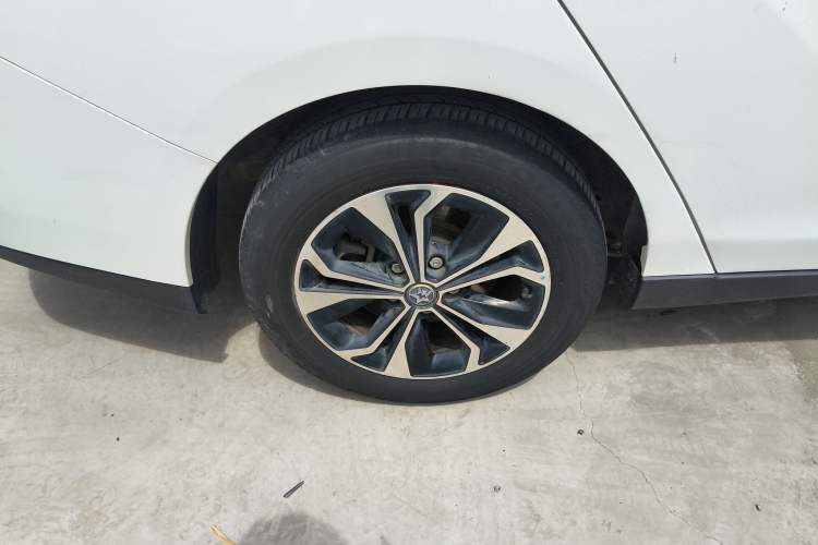 Used Venucia D60EV 2020 Standard Range T3 Exterior 5