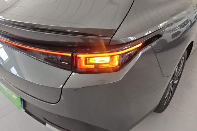 Used CHANGAN Eado 2025 Blue Whale 1.5T 500Bar Prestige Model
