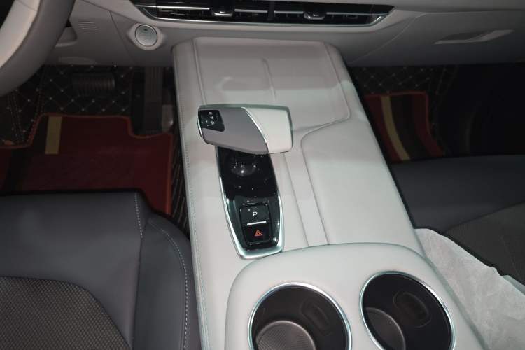 Used CHANGAN UNI-Z 2025 1.5T Luxury Version
