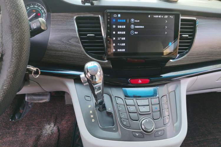 Used JAC Refine M5 2013 2.0T Gasoline Automatic Business Edition