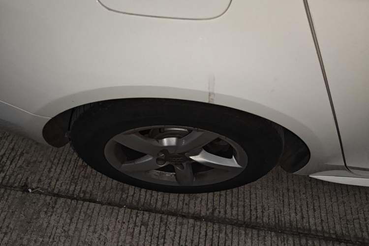 Used Audi A4L 2016 30 TFSI Collector's Edition Automatic Comfort Model Right Rear Wheel Hub