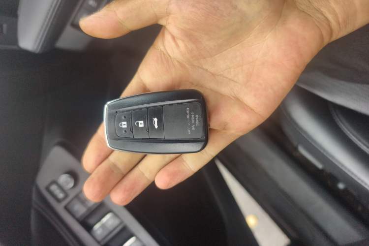 Used Toyota Avalon 2019 2.0L Luxury Edition China VI Standard
