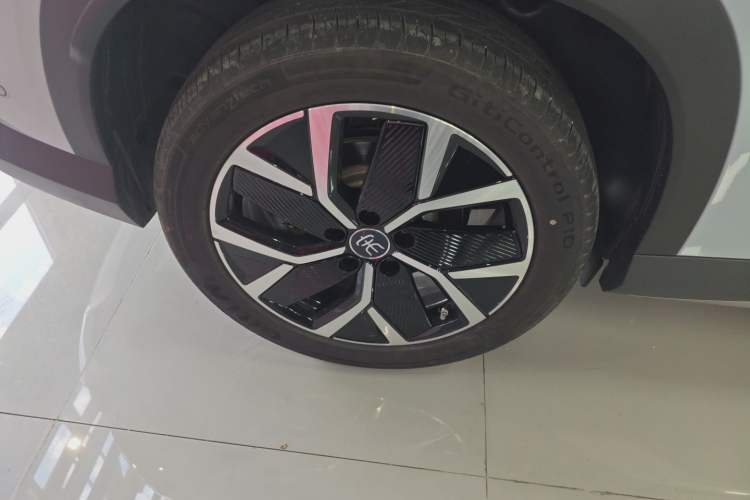 Used BYD Song L DM-i 2025 Intelligent Driving Version 160 km Beyond-Range Type Right Rear Wheel Hub