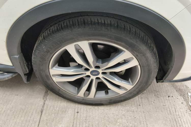 Used Ford Equator Sport 2022 Facelift EcoBoost 170 Prestige Model Right Front Wheel Hub