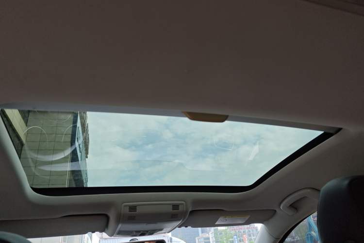 Used Volkswagen Golf 2015 1.4TSI Automatic Comfort Model Headliner