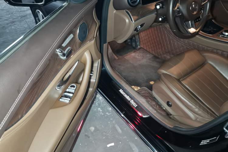 Used Mercedes-Benz E-Class 2018 Facelift E 200 L 4MATIC Driver Seat