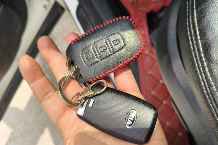 Used Kia Sorento 2015 Sorento L 2.4L Gasoline 4WD Elite Edition 7 Seats China IV Standard
