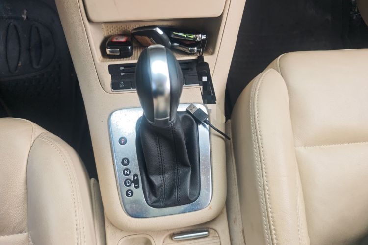 Used Volkswagen Tiguan 2012 1.8TSI Automatic Two-Wheel Drive Elite Edition Gear Lever
