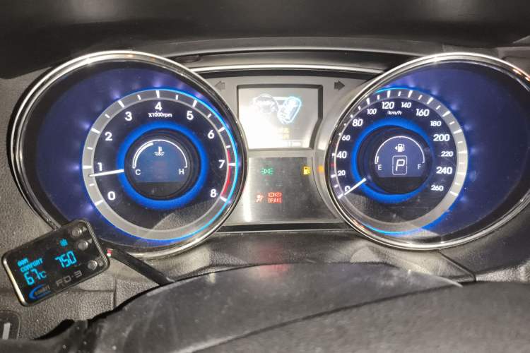 Used Hyundai Sonata 2011 2.0L Automatic Luxury Edition
