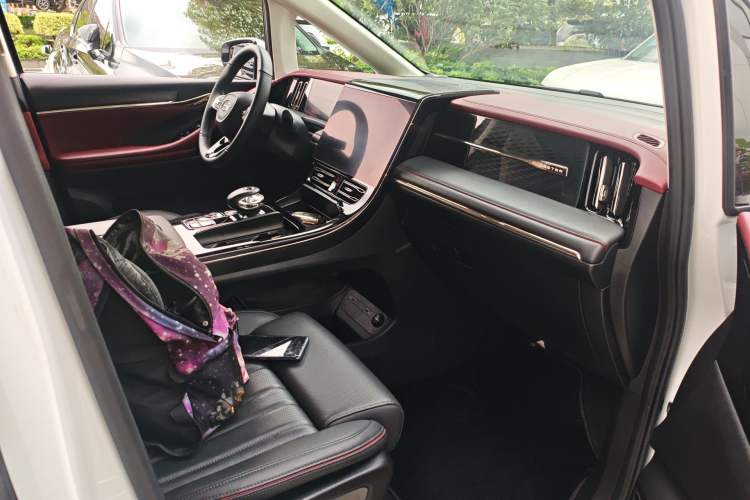 Used GAC Trumpchi E9 2023 E9 Championship Edition Right Front Seat