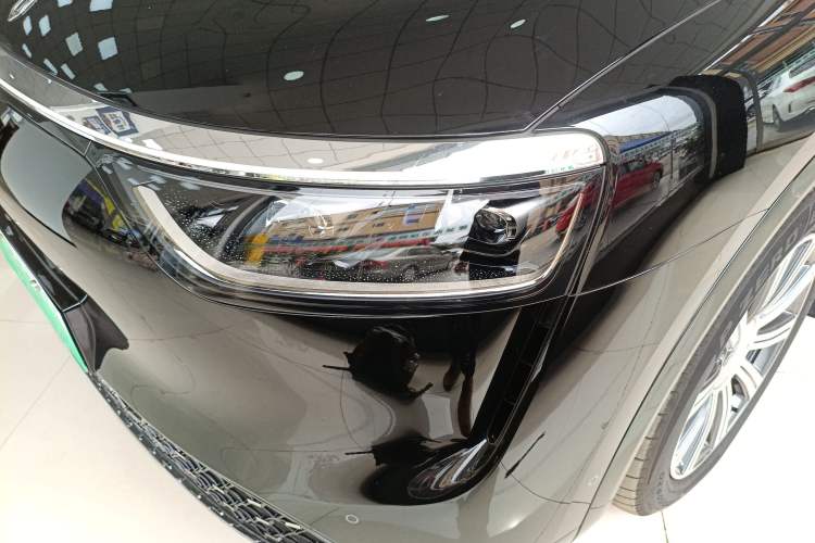 Used Hima AITO M8 2025 Extended-Range Max+ Version 53.4 kWh 5-Seater Edition Left Front Headlight