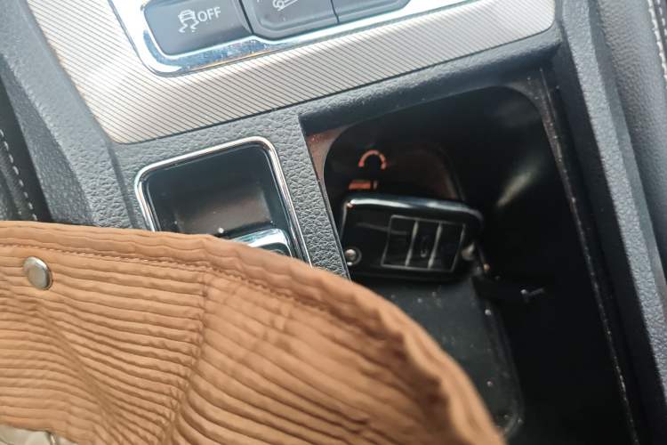 Used Roewe RX5 New Energy 2017 eRX5 50T Hybrid Connected Prestige Flagship Edition Vehicle Key