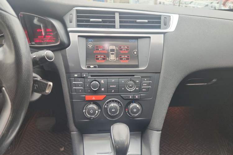 Used DS 6 2014 1.6T Elegant Version THP160