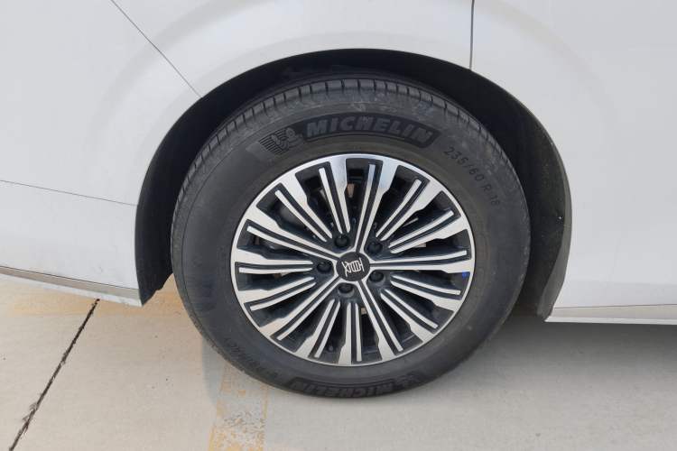 Used BYD Xia 2025 DM-i 1.5T 180km Beyond Edition Exterior 7