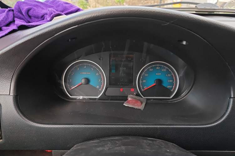 Used Wuling EV50 2022 Affordable Model Anchi with 35.904 kWh
