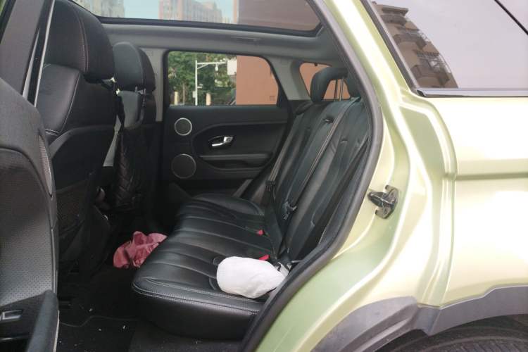 Used Land Rover Range Evoque 2013 2.2T 5-Door Diesel Edition Interior 4