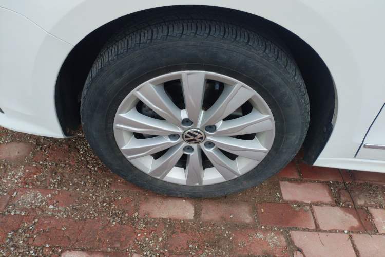 Used Volkswagen Sagitar 2015 230TSI Automatic Comfort Version
