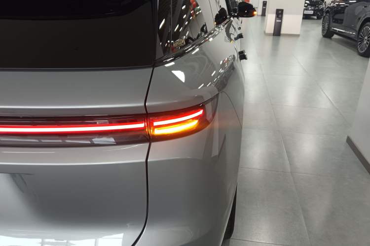 Used Li Auto i6 2025 Model Four-Wheel-Drive Standard Type