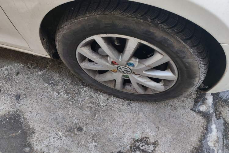 Used Volkswagen Golf 2011 1.4 TSI Comfort Travel Edition Right Front Wheel Hub