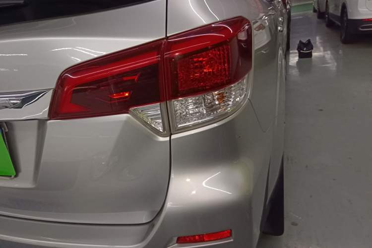 Used Nissan Terra 2018 2.5L Automatic 2WD Luxury Edition
