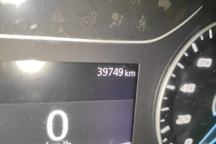 Used JMC Fushun 2022 2.0T Manual Multi-Function Passenger Vehicle Short Wheelbase Mid-Height Roof 6-Seater Odometer Close Up