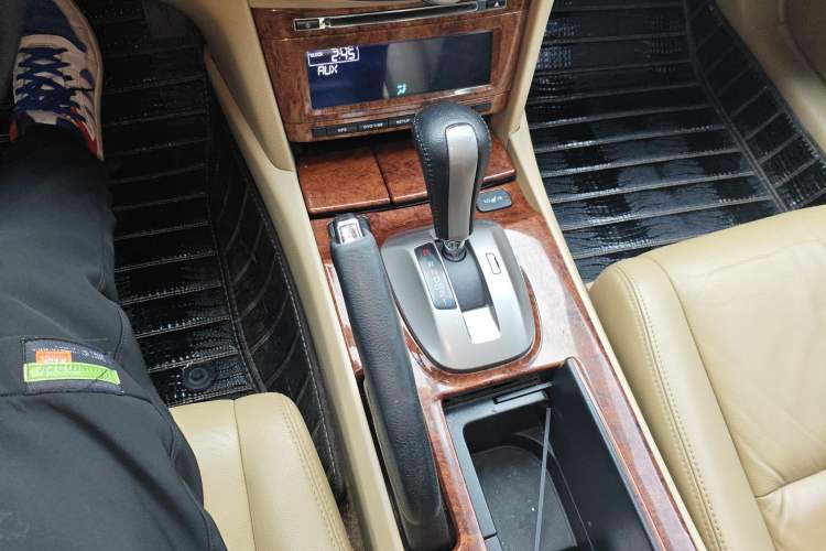 Used Honda Accord 2012 2.0L SE Gear Lever