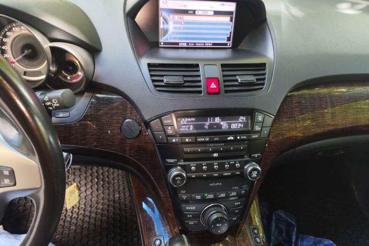 Used Acura MDX 2010 3.7 Comfort Edition Audio And AC Panel