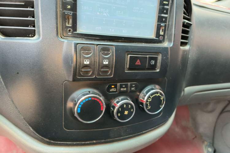 Used FORTHING Lingzhi 2012 Commercial Version 1.6L Utility Model
