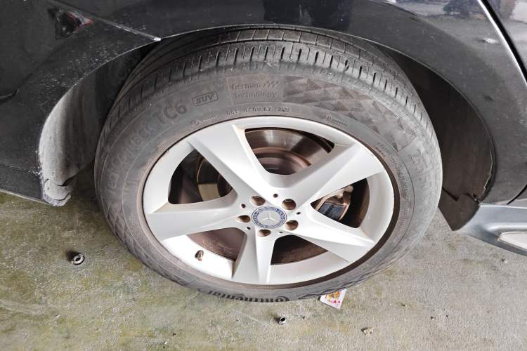 Used Mercedes-Benz M-Class 2015 ML 400 4MATIC Dynamic Model Right Rear Wheel Hub