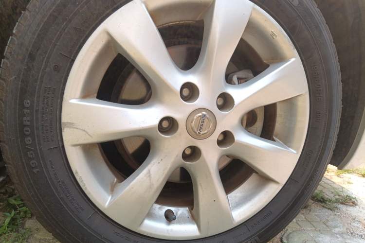 Used Nissan Tiida 2011 1.6L CVT Comfort Model Right Front Wheel Hub