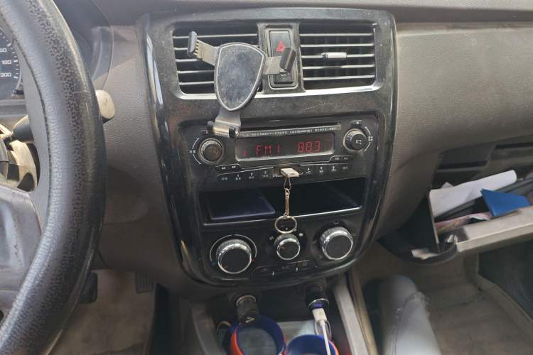 Used Wuling Rongguang V 2015 1.5L Standard Version Audio And AC Panel