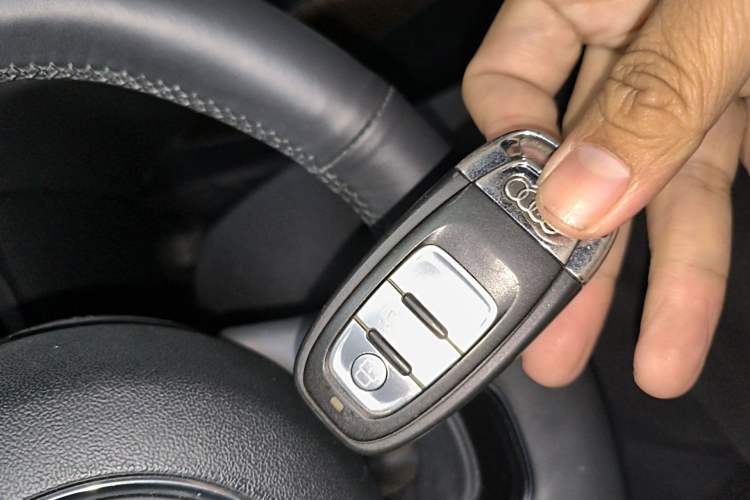 Used Audi Q5 2015 40 TFSI Comfort Model
