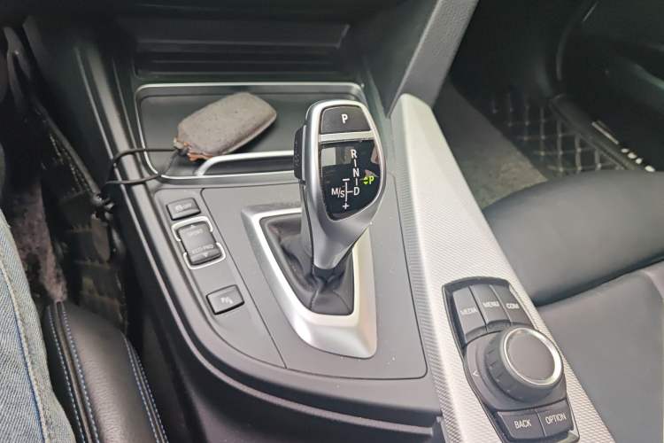 Used BMW 3 Series 2018 320i M Sport Package Gear Lever