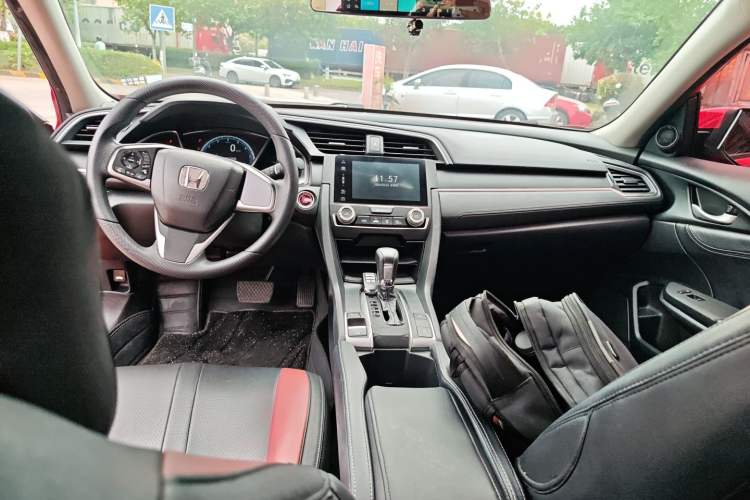 Used Honda Civic 2016 220TURBO CVT Luxury Edition
