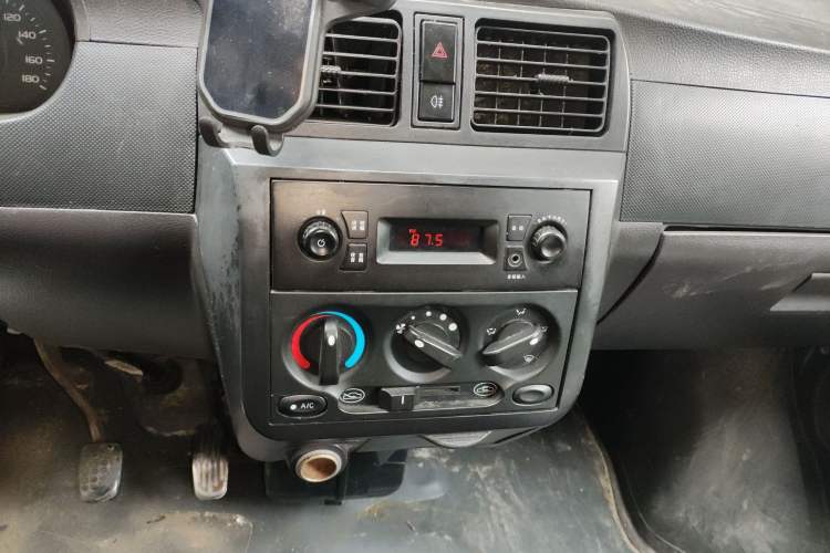 Used Wuling Rongguang 2014 1.2L S Base Model Audio And AC Panel