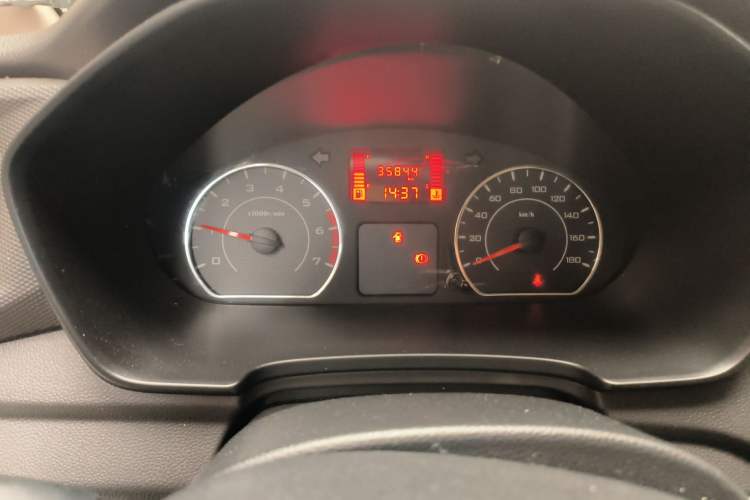 Used Wuling Hongguang V 2019 1.5L Base Version China VI LAR