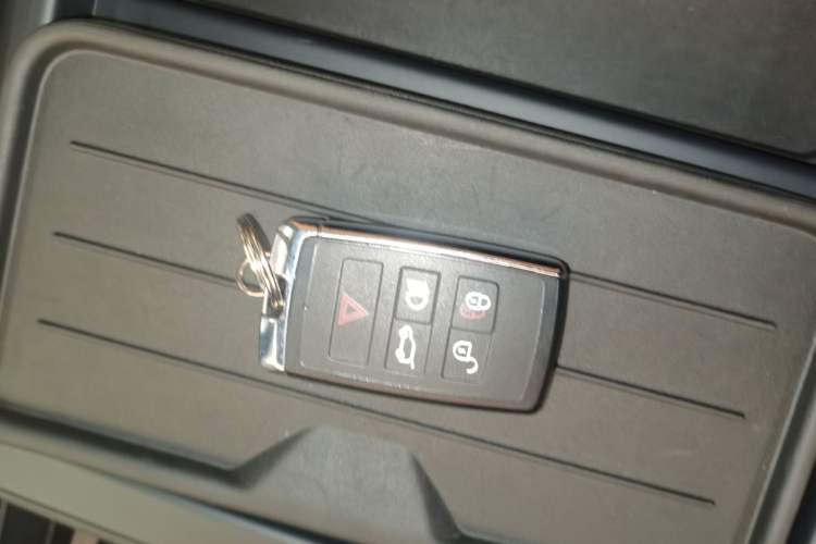 Used Land Rover Defender 2024 110 3.0T P400 X-DYNAMIC HSE Interior 1