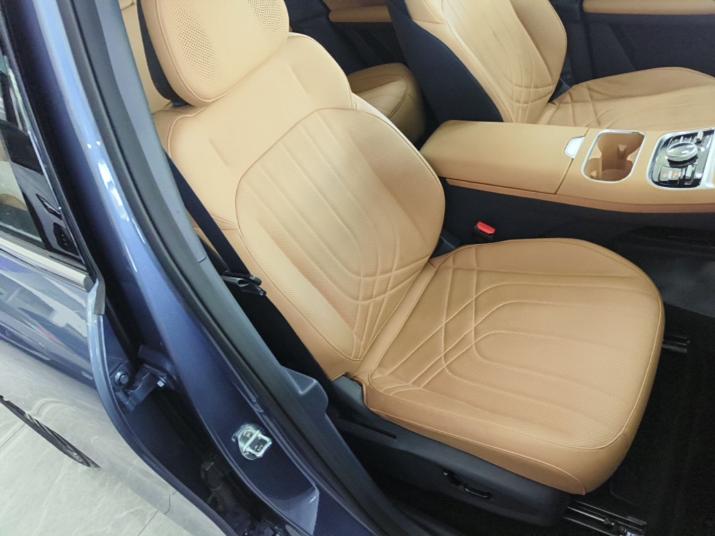 Geely Galaxy Xingjian 7 EM-i 2025 120km Navigator Edition — снимка 19