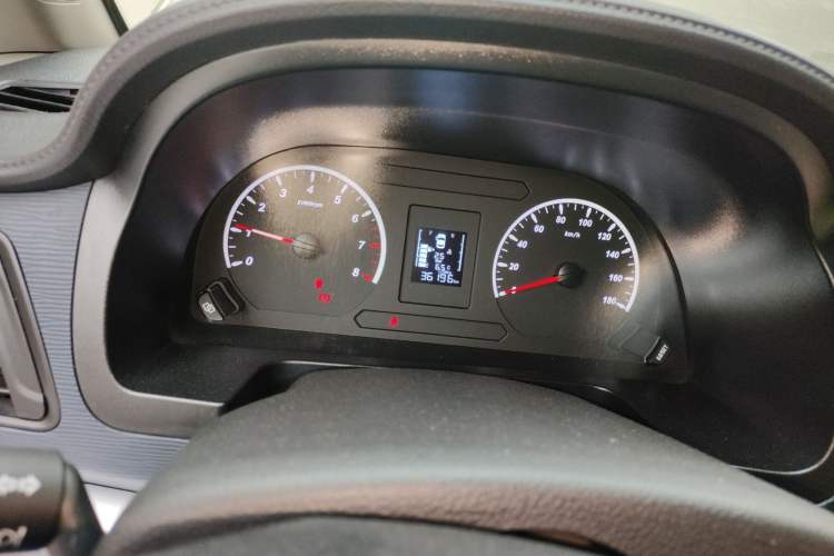 Used FORTHING Lingzhi 2022 M5 1.6L Practical Model 5 Seats