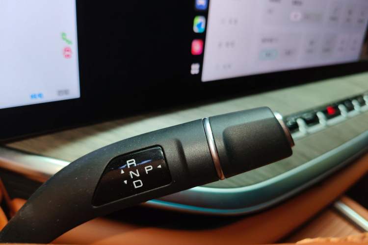 Used Wey Lanshan 2023 Four-Wheel Drive Ultra-Long Range Version Gear Lever