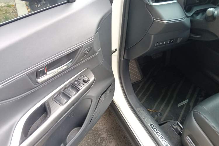 Used Toyota Harrier 2022 2.0L CVT Two-Wheel Drive Deluxe Edition