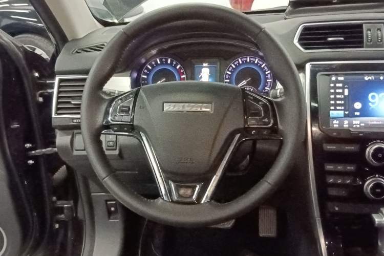 Used Haval H2 2017 Red-Label 1.5T Automatic Two-Wheel Drive Elite Model Steering Wheel