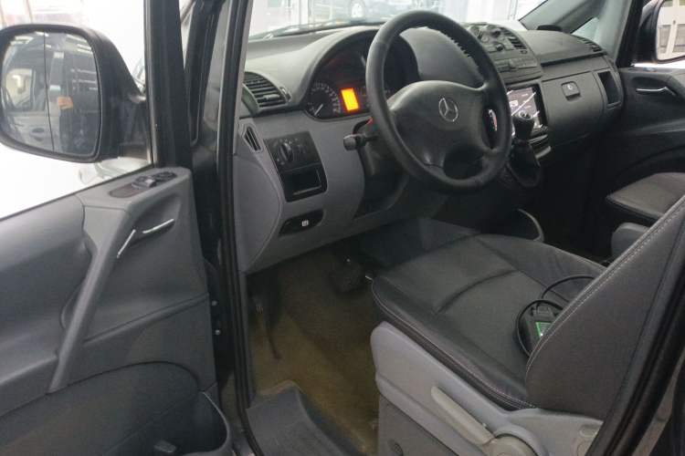 Used Mercedes-Benz Vito 2010 2.5L Elite Edition Driver Seat