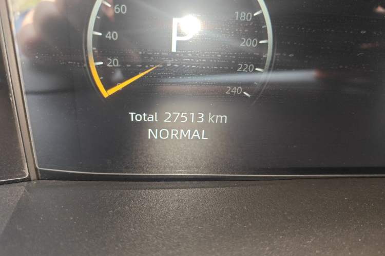 Used CHANGAN UNI-V 2022 1.5T Prestige Version Odometer Close Up