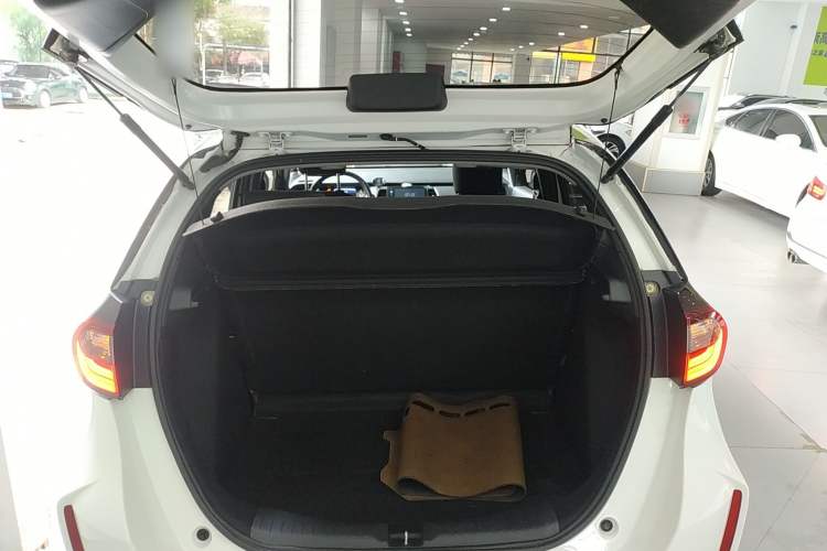 Used Honda Fit 2022 1.5L CVT Trendy Sunroof Edition Trunk