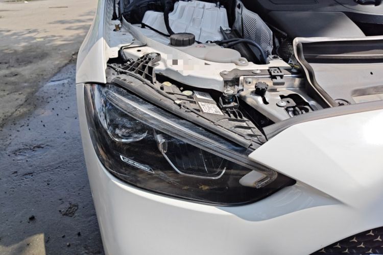 Used Mercedes-Benz C-Class 2025 Refresh C 260 L Night Edition Sports Version Right Front Headlight