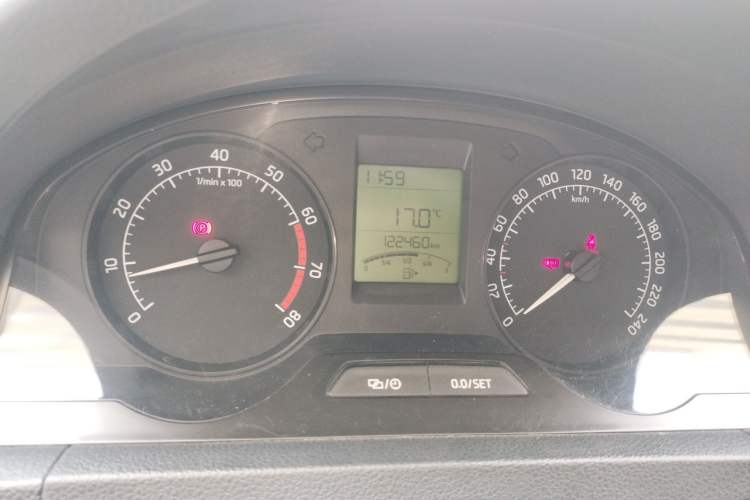 Used Skoda Rapid 2016 1.6L Manual Front-Wheel-Drive Version Odometer Close Up