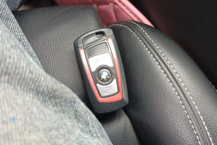 Used BMW 2 Series 2018 220i Convertible Coupe Sports Design Package Interior 1