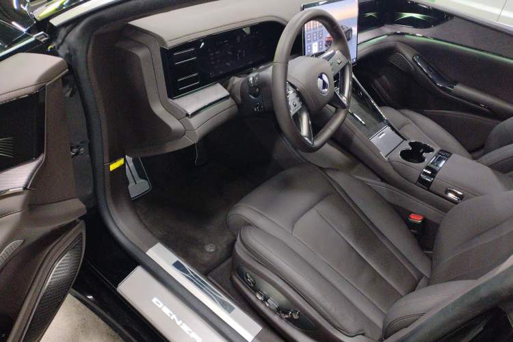 Used Denza Z9 2024 1100 km Four-Wheel Drive Max Version